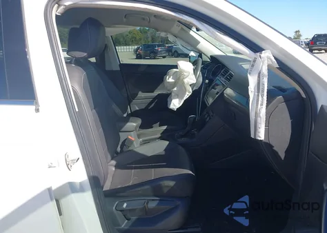 2021 Volkswagen Tiguan 2.0T Se/2.0T Se R-Line Black/2.0T Sel from USA, damaged, VIN 3VV3B7AX8MM029150